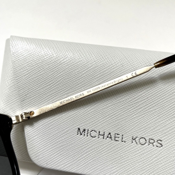 New in Case Original MICHAEL KORS Adrianna Bright Round Sunglasses MK1099B Gold main image 6